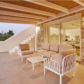 4 bedroom villa with pool, Castellammare del Golfo, sleeps 8-10